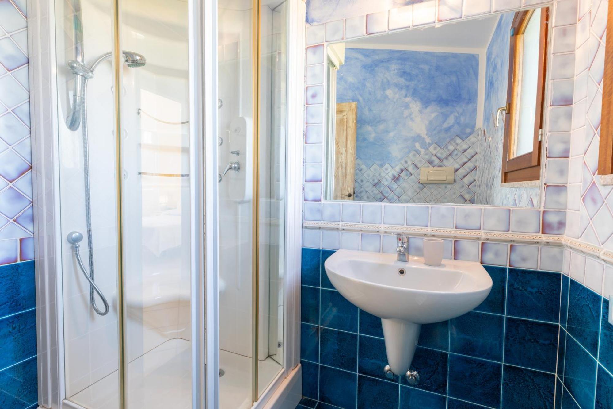 Charming With Two Beds -2 Minutes To The Beach- * Olbia