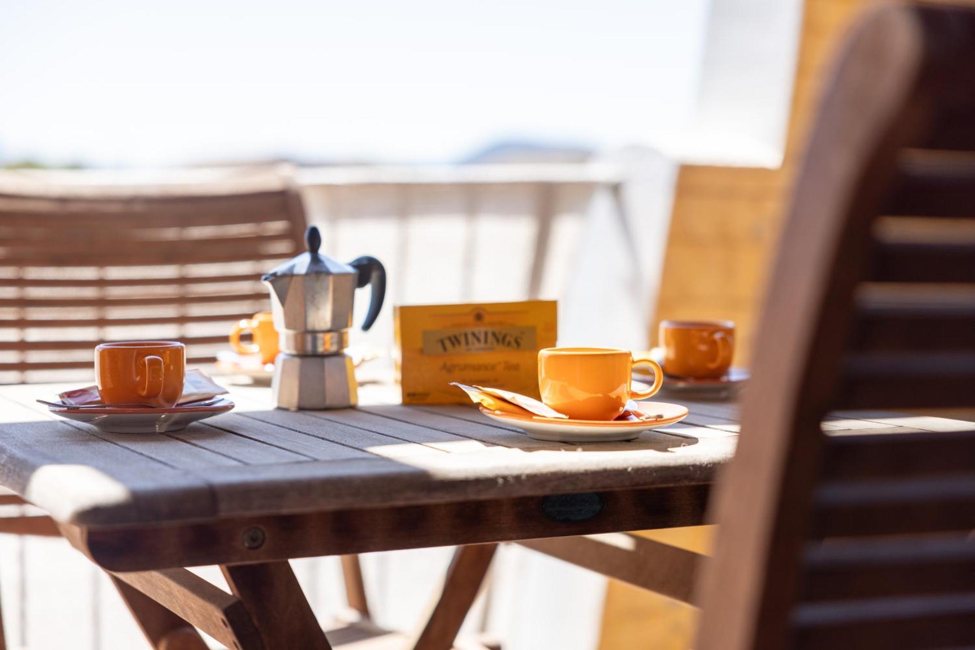 Charming With Two Beds -2 Minutes To The Beach- Gasthof Olbia